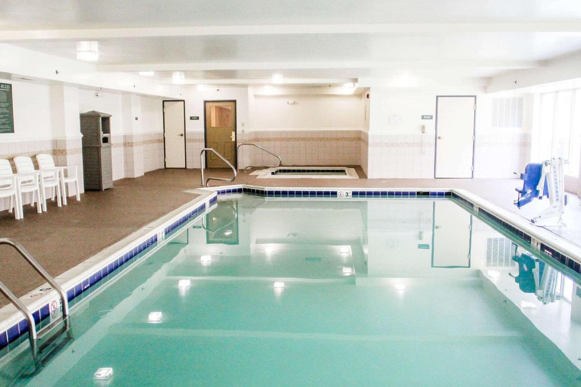Country Inn & Suites By Radisson, Chester, Va מראה חיצוני תמונה