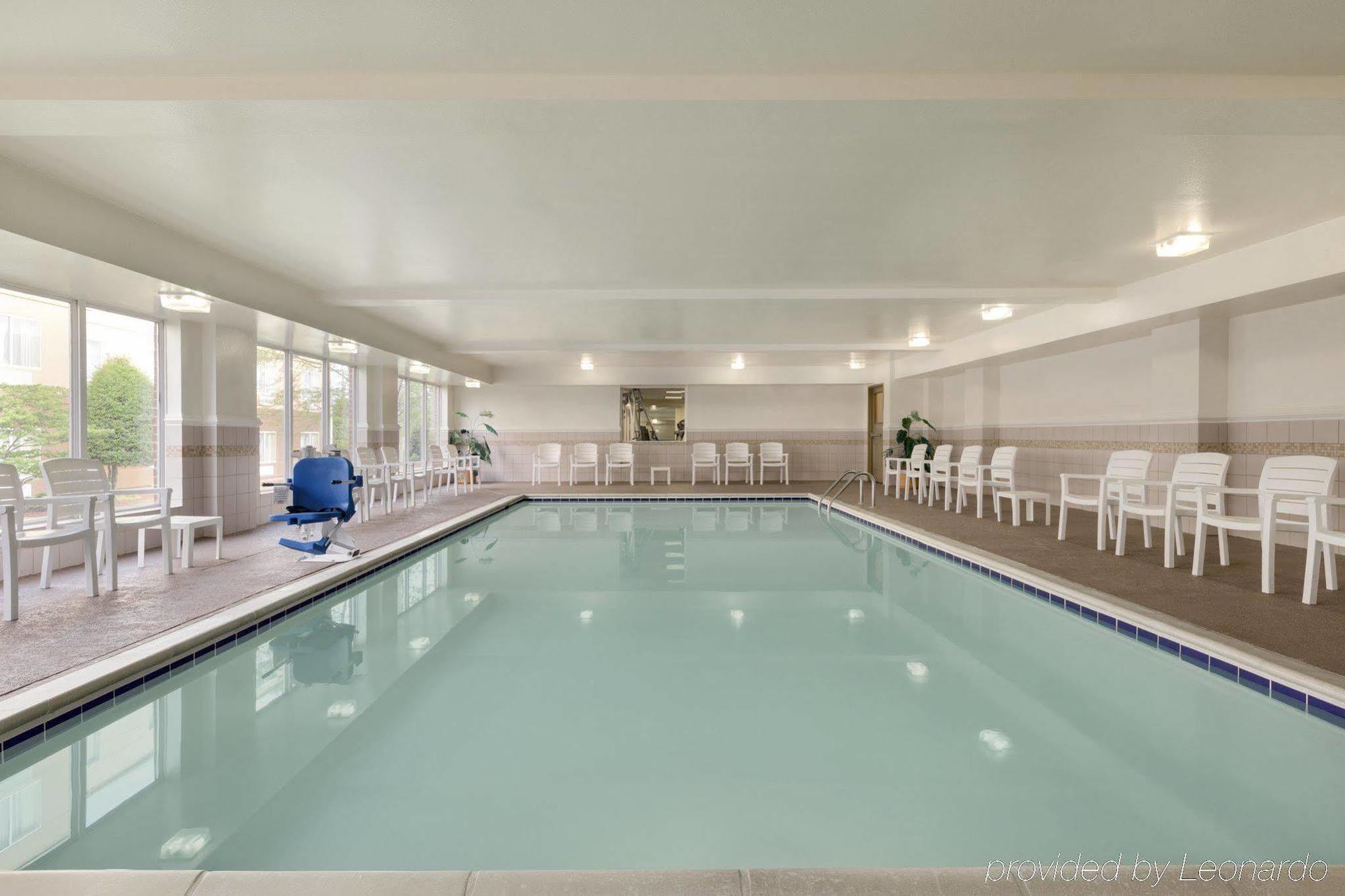 Country Inn & Suites By Radisson, Chester, Va מראה חיצוני תמונה